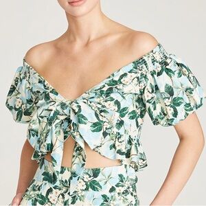 AMUR Kirby Off The Shoulder Tie Front Crop Top in‎ Sand Pearlflower Blue Floral